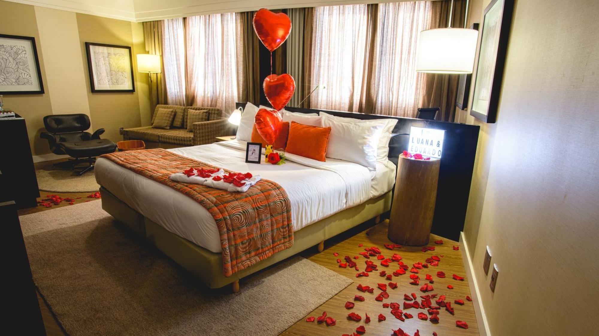 Radisson Alphaville Barueri Exterior photo A bedroom decorated for Valentine's Day